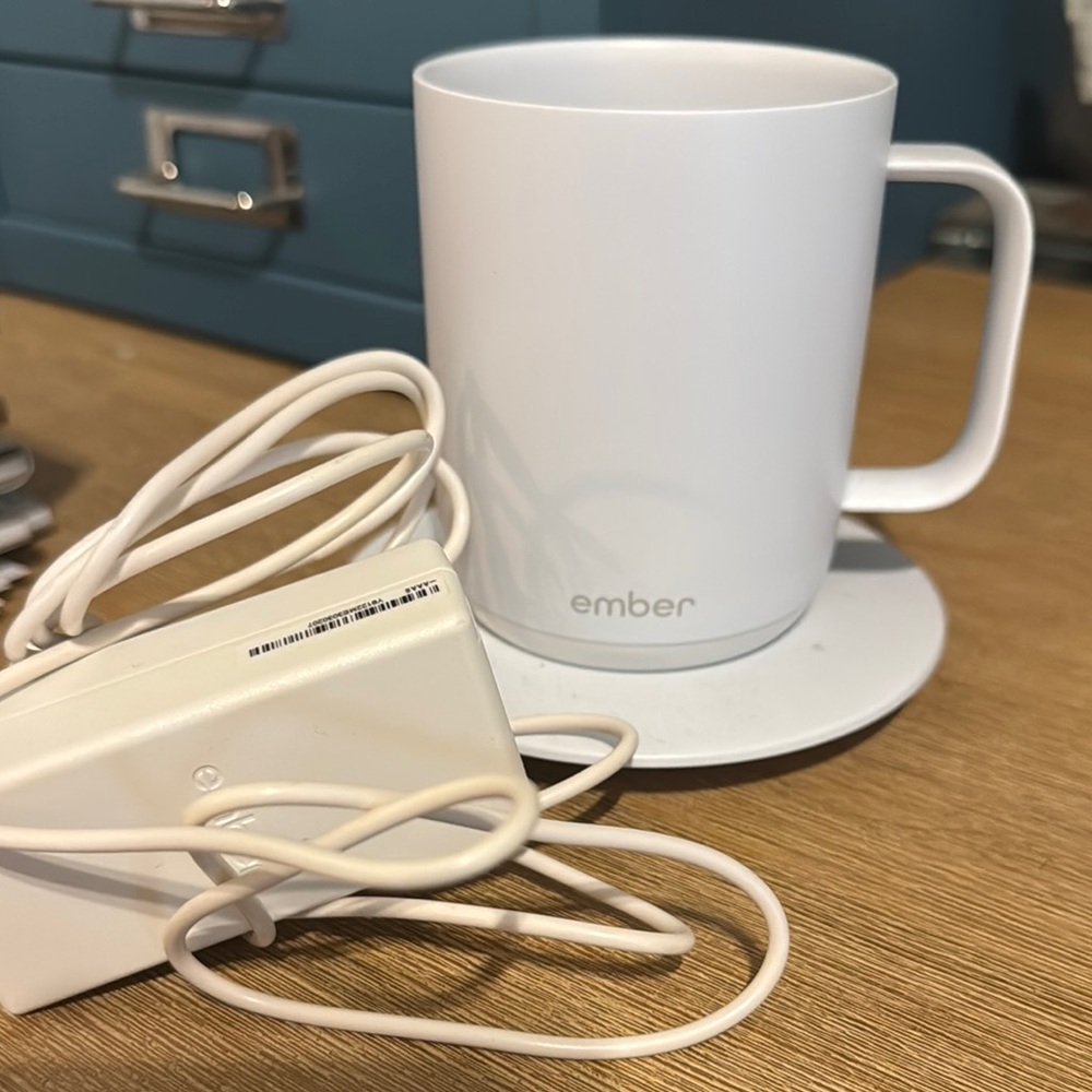 Ember White Smart Mug with Charger